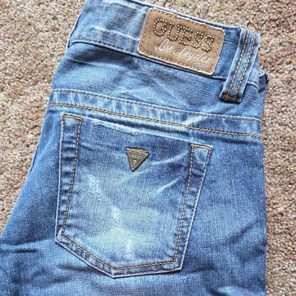 Vintage Guess Low-Rise Distressed Daredevil Skinny Leg Jeans. Size 29